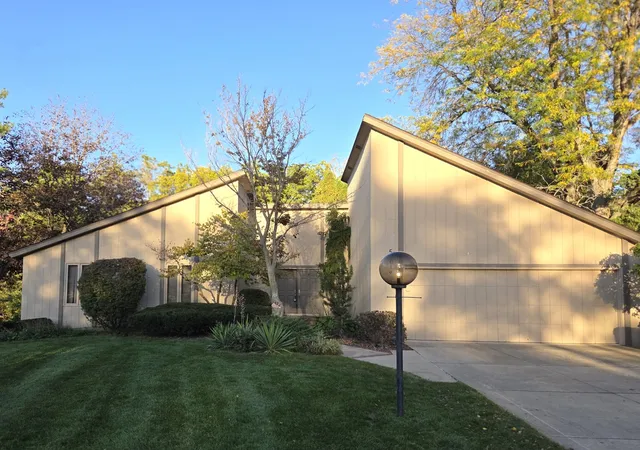 Photo 1 of Sale Pending at 5099 Whittier Ln, Rockford, IL 61114 | MLS# 12789576 | Listing updated on 2026-10-21