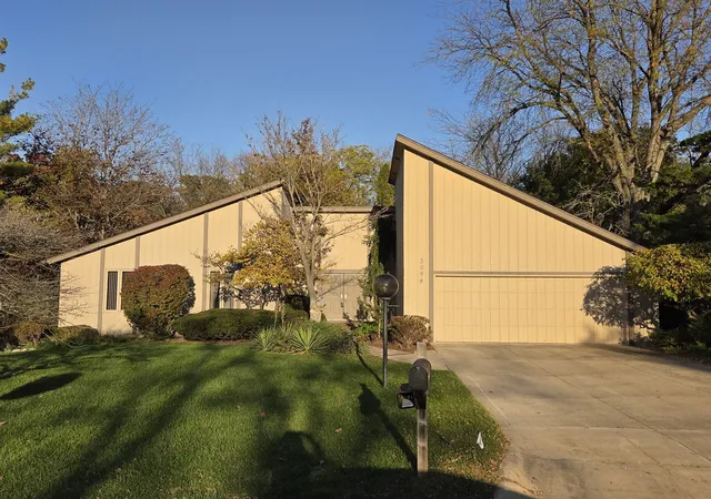 Photo 1 of Sale Pending at 5099 Whittier Ln, Rockford, IL 61114 | MLS# 12789576 | Listing updated on 2026-10-23