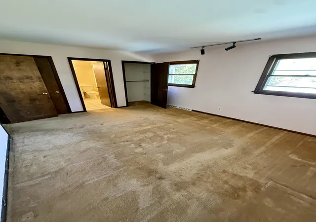 Photo 4 of Single family home for sale at 818 Horne St, St. Charles, IL 60174 | MLS# 12789581 | Listing updated on 2026-10-22