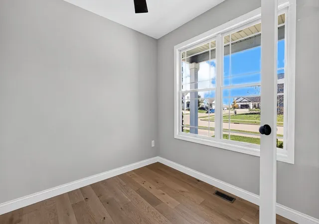 Photo 3 of Single family home for sale at 1411 Lincoln Park Dr, Bloomington, IL 61705 | MLS# 12789606 | Listing updated on 2026-10-23
