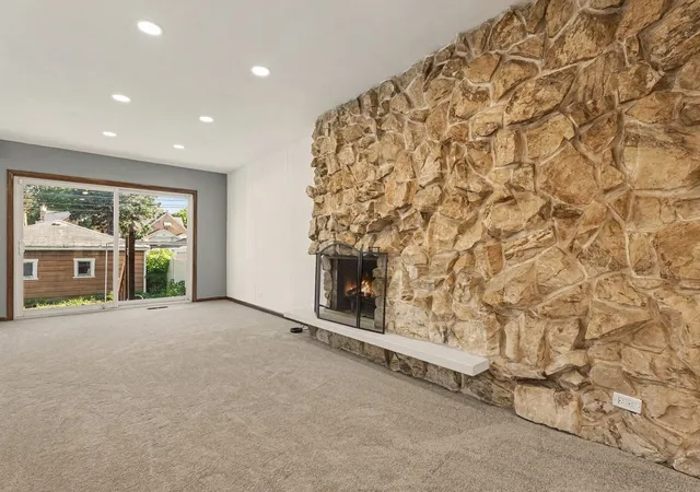 Photo 4 of Single family home for sale at 6155 N Meade Ave, Chicago, IL 60646 | MLS# 12789608 | Listing updated on 2026-10-21
