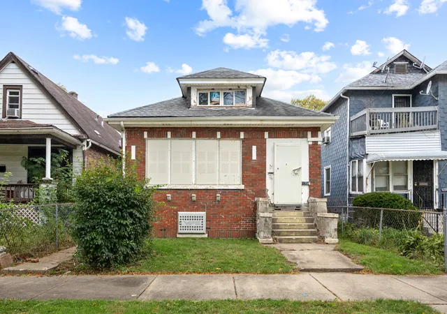 Photo 2 of Single family home for sale at 11704 S Peoria St, Chicago, IL 60643 | MLS# 12789620 | Listing updated on 2026-10-23