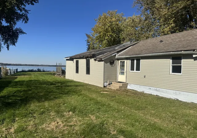 Photo 2 of Single family home for sale at 39235 N Shore Ave, Antioch, IL 60002 | MLS# 12789622 | Listing updated on 2026-10-22