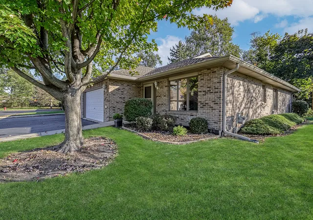 Townhouse for sale at 133 Batson Ct, New Lenox, IL 60451 | MLS# 12789625