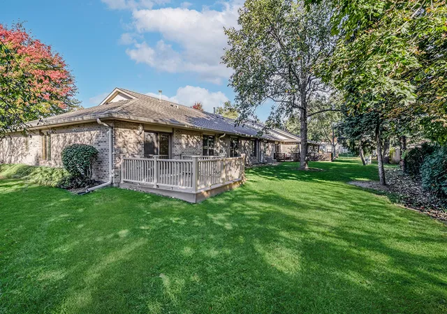 Photo 4 of Townhouse for sale at 133 Batson Ct, New Lenox, IL 60451 | MLS# 12789625 | Listing updated on 2026-10-23