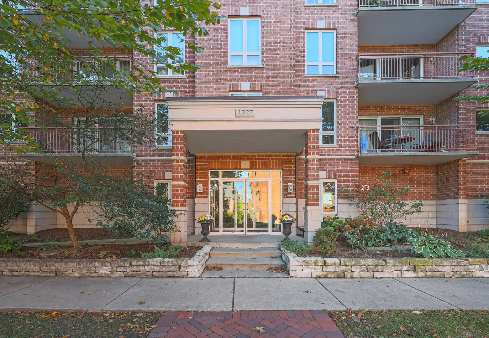 Listing Photo 1 - Condo for sale in 1327 E Washington St located at 1327 E Washington St, Des Plaines, IL 60016 - Unit #305