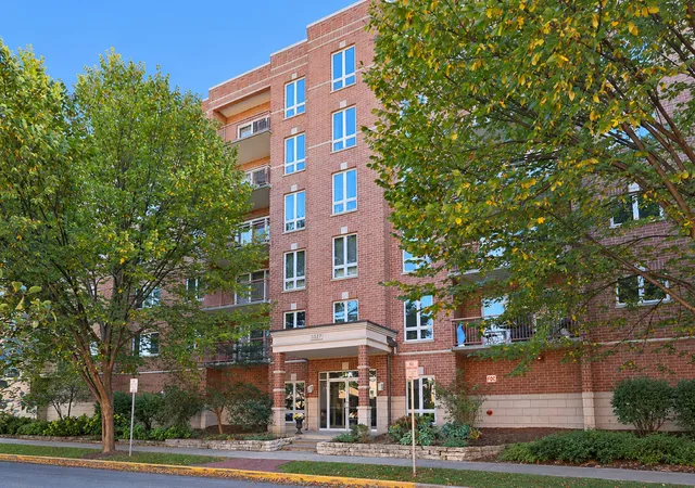 Photo 3 of Condo for sale at 1327 E Washington St #305, Des Plaines, IL 60016 | MLS# 12789626 | Listing updated on 2026-10-22