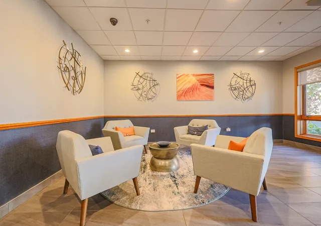 Listing Photo 5 - Condo for sale in building located at 1327 E Washington St, Des Plaines, IL 60016 - Unit #305