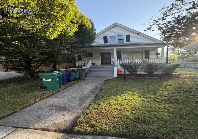 Photo 1 of Single family home for sale at 840 Forest Ave, Oak Park, IL 60302 | MLS# 12789628 | Listing updated on 2026-10-24