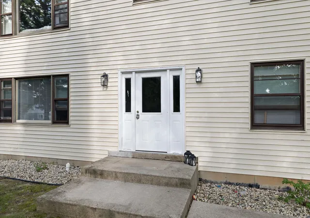 Photo 2 of House for sale at 479 Eisenhower St, Marengo, IL 60152 | MLS# 12789633 | Listing updated on 2026-10-22