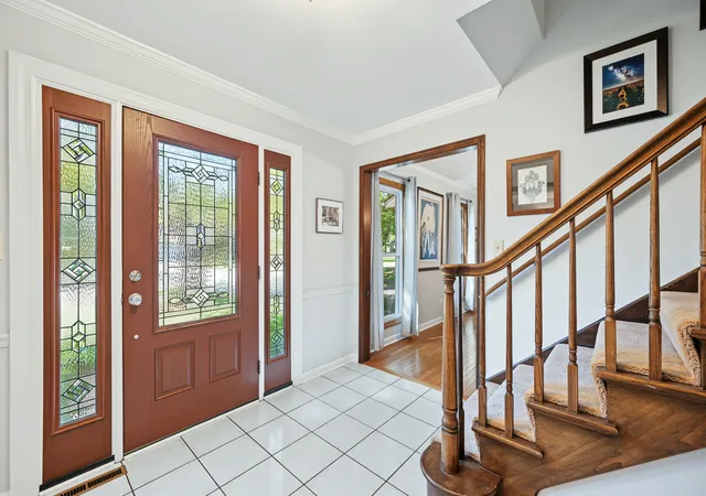 Photo 3 of Single family home for sale at 163 Stonegate Ct, Glen Ellyn, IL 60137 | MLS# 12789642 | Listing updated on 2026-10-21