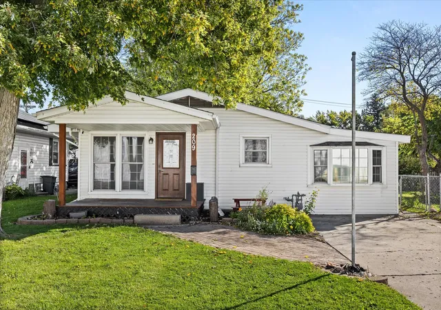 Single family home for sale at 209 Iowa Ave, Streator, IL 61364 | MLS# 12789646