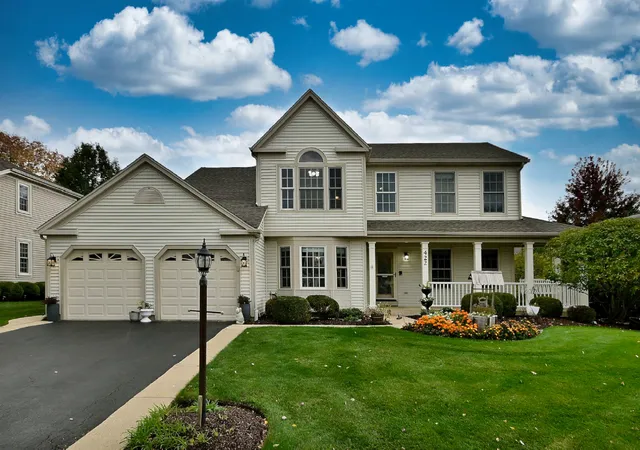 Single family home for sale at 422 Atlantic Ln, Elk Grove Village, IL 60007 | MLS# 12789649