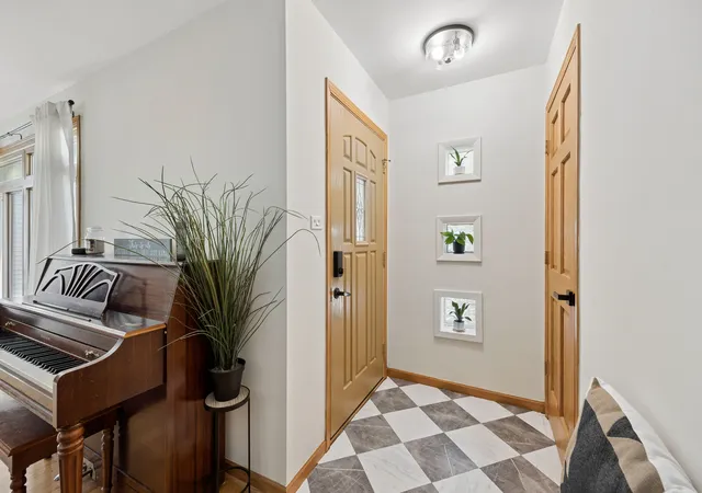 Photo 4 of Single family home for sale at 9431 Congress Park Ave, Brookfield, IL 60513 | MLS# 12789671 | Listing updated on 2026-10-22