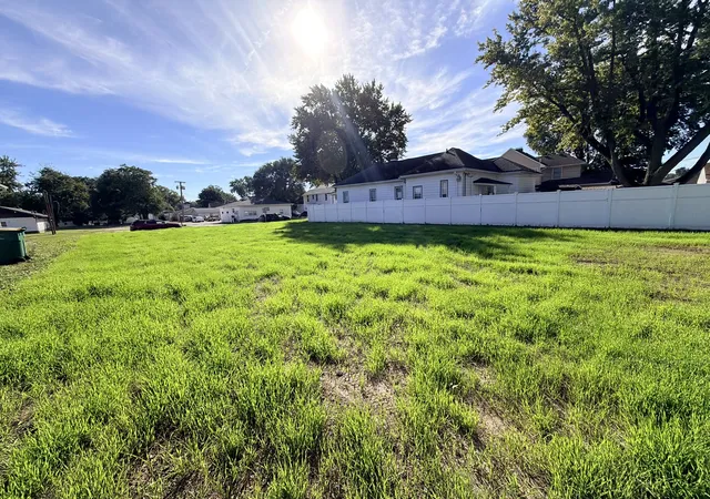 Photo 2 of Sale Pending at 1008 N Bloomington St, Streator, IL 61364 | MLS# 12789673 | Listing updated on 2026-10-24