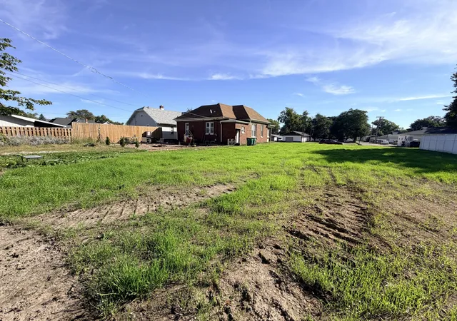 Photo 3 of Sale Pending at 1008 N Bloomington St, Streator, IL 61364 | MLS# 12789673 | Listing updated on 2026-10-24