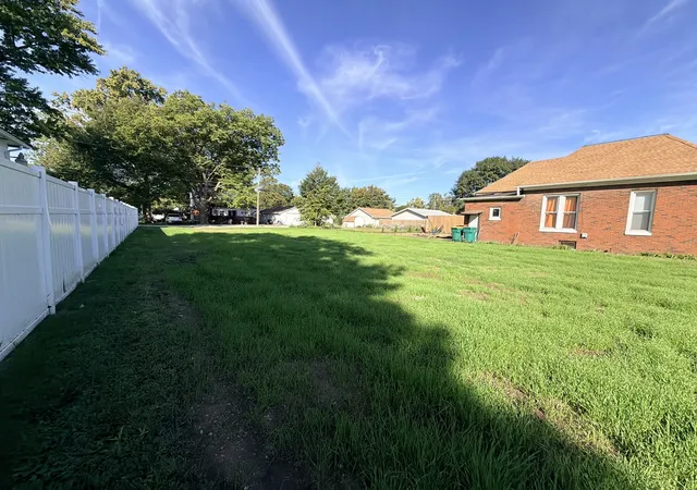 Photo 4 of Sale Pending at 1008 N Bloomington St, Streator, IL 61364 | MLS# 12789673 | Listing updated on 2026-10-24