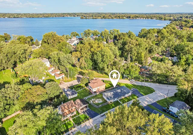 Photo 1 of Single family home for sale at 92 Bay Rd, Fox Lake, IL 60020 | MLS# 12789677 | Listing updated on 2026-10-20