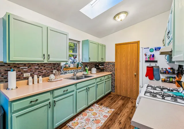 Photo 2 of Single family home for sale at 92 Bay Rd, Fox Lake, IL 60020 | MLS# 12789677 | Listing updated on 2026-10-20