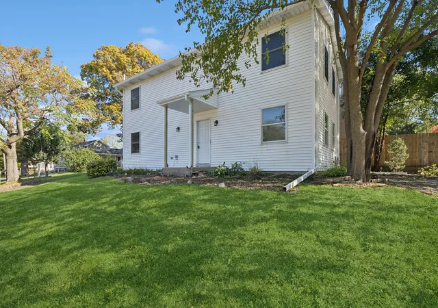 Single family home for sale at 26371 N Diamond Lake Rd, Mundelein, IL 60060 | MLS# 12789678