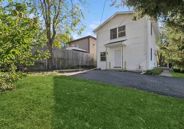 Photo 1 of Single family home for sale at 26371 N Diamond Lake Rd, Mundelein, IL 60060 | MLS# 12789678 | Listing updated on 2026-10-29