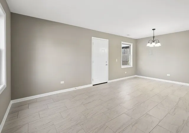 Photo 4 of Single family home for sale at 26371 N Diamond Lake Rd, Mundelein, IL 60060 | MLS# 12789678 | Listing updated on 2026-10-29