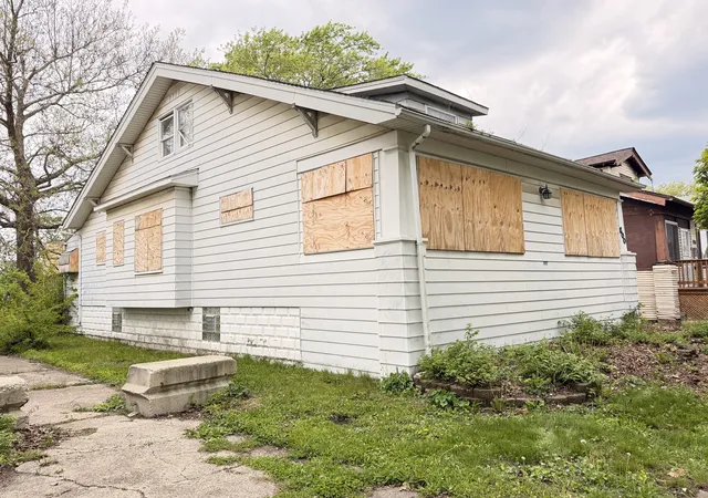 Photo 2 of Single family home for sale at 600 Ingraham Ave, Calumet City, IL 60409 | MLS# 12789680 | Listing updated on 2026-10-21