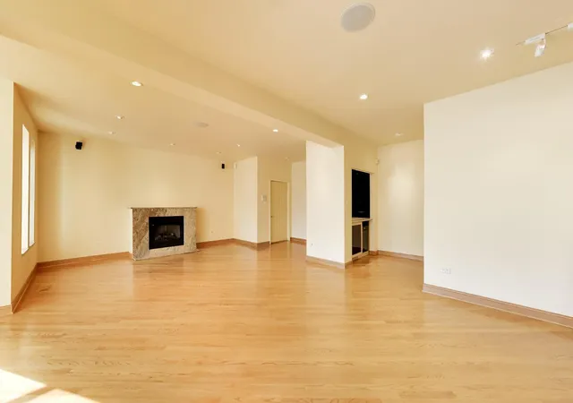 Photo 2 of Condo for sale at 4716 S Ingleside Ave #1N, Chicago, IL 60615 | MLS# 12789684 | Listing updated on 2026-10-29