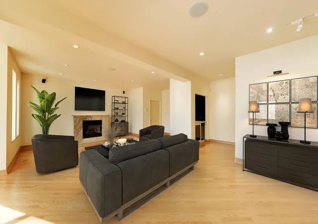 Photo 1 of Condo for sale at 4716 S Ingleside Ave #1N, Chicago, IL 60615 | MLS# 12789684 | Listing updated on 2026-10-29