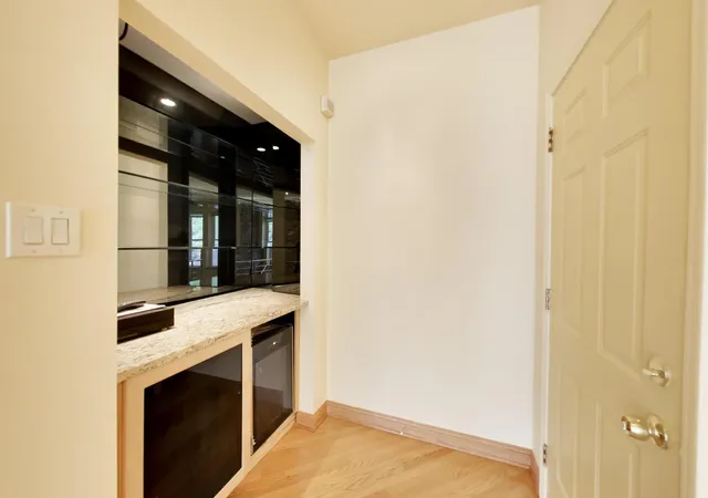 Photo 4 of Condo for sale at 4716 S Ingleside Ave #1N, Chicago, IL 60615 | MLS# 12789684 | Listing updated on 2026-10-29