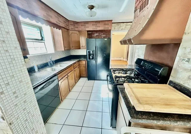 Photo 4 of Single family home for sale at 3015 N 77th Court, Elmwood Park, IL 60707 | MLS# 12789709 | Listing updated on 2026-10-22