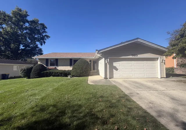 Single family home for sale at 980 Iroquois Dr, Elgin, IL 60120 | MLS# 12789722