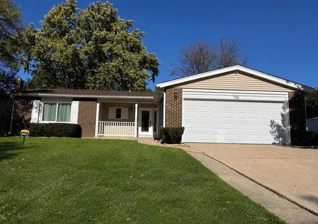 Photo 1 of Single family home for sale at 730 N Carriageway Dr, Buffalo Grove, IL 60089 | MLS# 12789729 | Listing updated on 2026-10-22