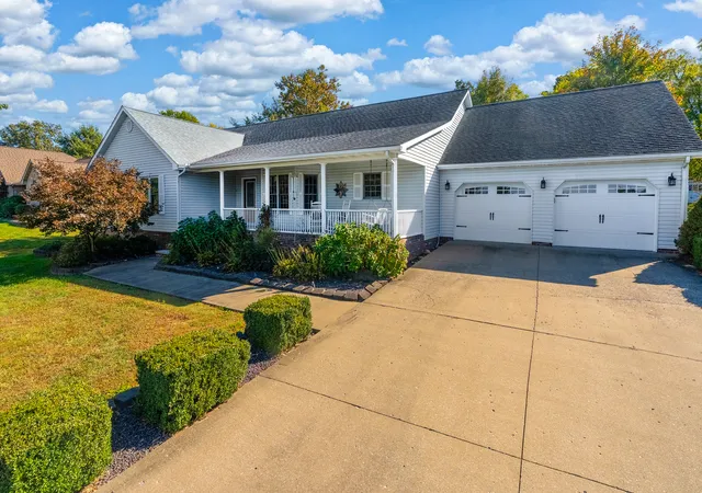 Photo 1 of Single family home for sale at 2705 Hickory Ln, Marion, IL 62959 | MLS# 12789742 | Listing updated on 2026-10-27
