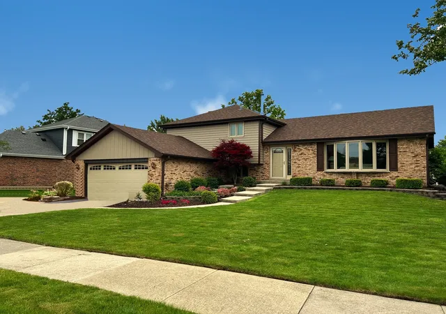 Single family home for sale at 9211 Frances Ln, Orland Park, IL 60462 | MLS# 12789752