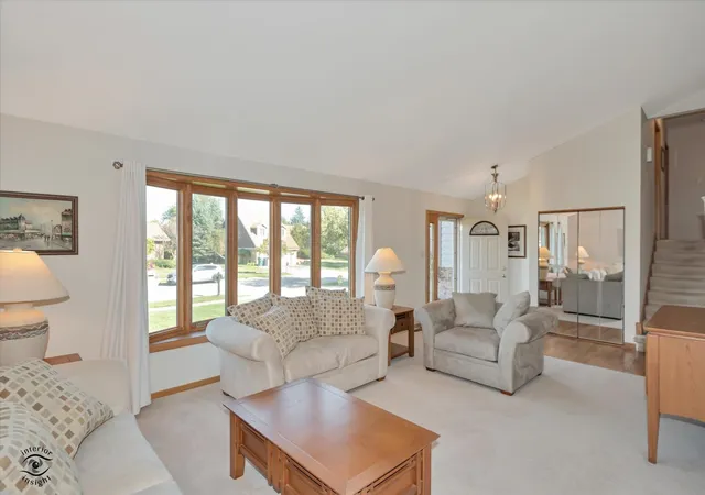 Photo 3 of Single family home for sale at 9211 Frances Ln, Orland Park, IL 60462 | MLS# 12789752 | Listing updated on 2026-10-29
