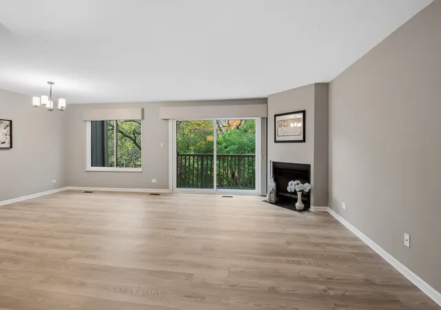 Listing Photo 1 - Condo for sale in building located at 787 Oak Hl Rd, Lake Barrington, IL 60010 - Unit #467