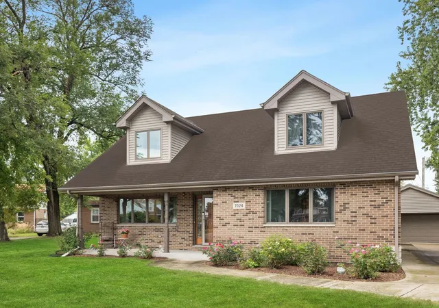 Photo 2 of Single family home for sale at 7024 Garden Ln, Bridgeview, IL 60455 | MLS# 12789762 | Listing updated on 2026-10-20