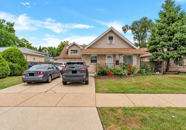 Photo 2 of Single family home for sale at 5758 W 82nd Place, Burbank, IL 60459 | MLS# 12789770 | Listing updated on 2026-10-22