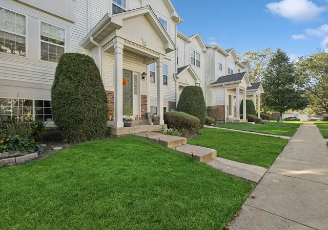 Photo 2 of Townhouse for sale at 514 Holiday Ln #0, Hainesville, IL 60073 | MLS# 12789774 | Listing updated on 2026-10-20