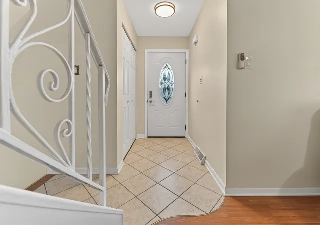 Photo 2 of House for sale at 9406 Meadow Ln, Des Plaines, IL 60016 | MLS# 12789780 | Listing updated on 2026-10-29
