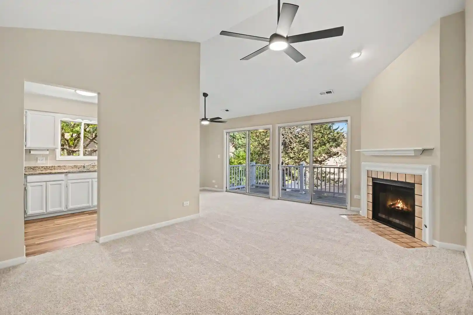 Listing Photo 2 - Condo for sale in 0N112 Windermere Rd located at 0N112 Windermere Rd, Winfield, IL 60190 - Unit #1907