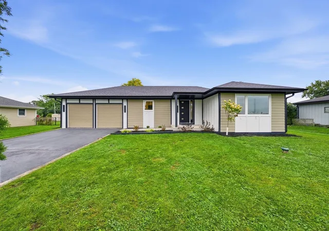 Single family home for sale at 2n075 Mildred Ave, Glen Ellyn, IL 60137 | MLS# 12789786