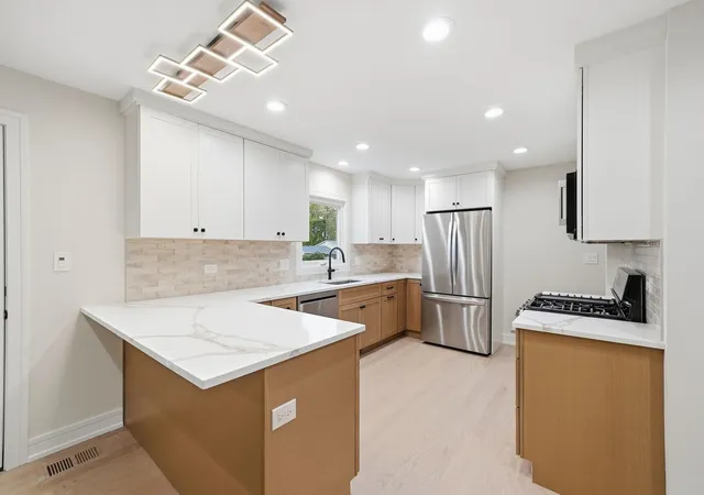 Photo 4 of Single family home for sale at 2n075 Mildred Ave, Glen Ellyn, IL 60137 | MLS# 12789786 | Listing updated on 2026-10-20