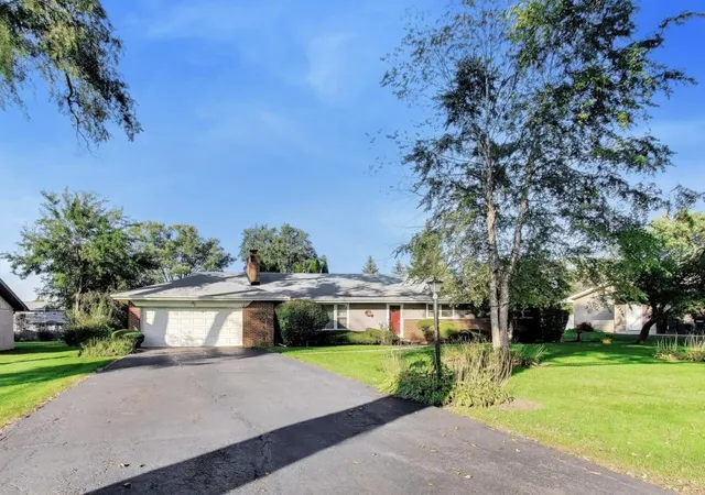 Single family home for sale at 102 W Stratford Pl, Mount Prospect, IL 60056 | MLS# 12789791