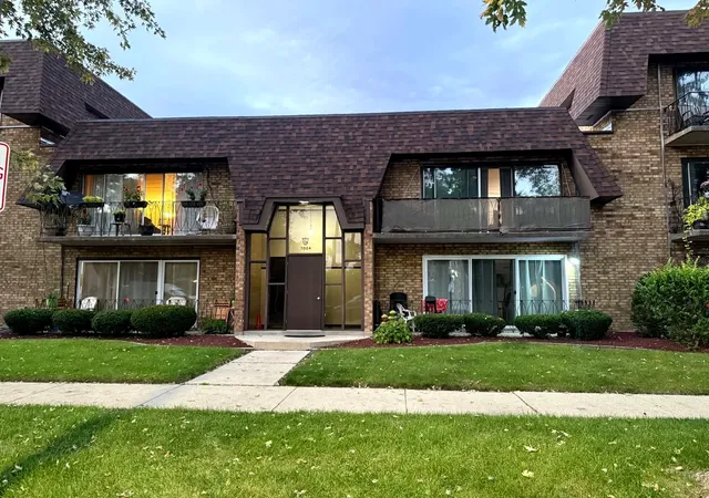 Condo for sale at 7004 99th Street #204E, Chicago Ridge, IL 60415 | MLS# 12789822