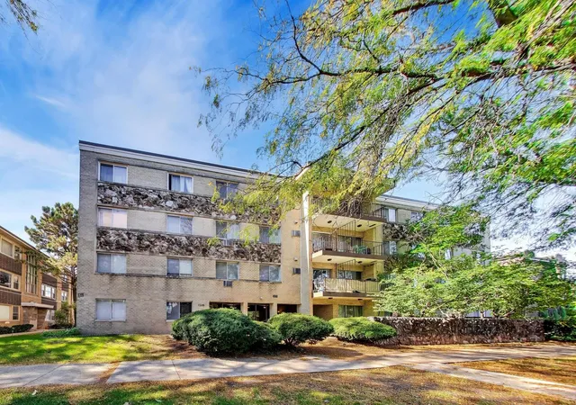 Photo 1 of Condo for sale at 4240 N Keystone Ave #3E, Chicago, IL 60641 | MLS# 12789827 | Listing updated on 2026-10-22
