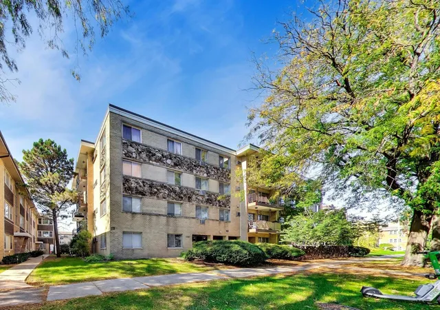 Photo 2 of Condo for sale at 4240 N Keystone Ave #3E, Chicago, IL 60641 | MLS# 12789827 | Listing updated on 2026-10-22