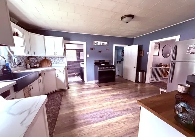 Photo 3 of Single family home for sale at 103 High St, Colfax, IL 61728 | MLS# 12789836 | Listing updated on 2026-10-21