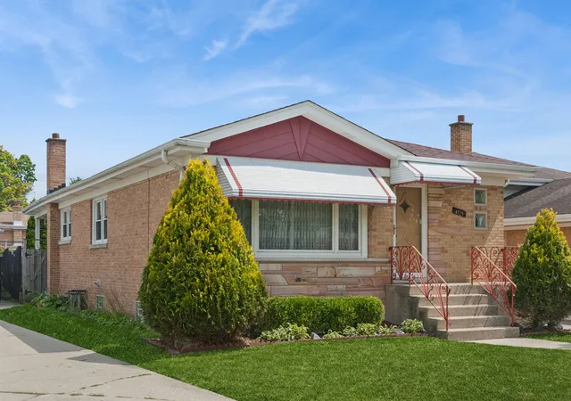 Photo 3 of Single family home for sale at 4525 N Pontiac Ave, Norridge, IL 60706 | MLS# 12789837 | Listing updated on 2026-10-28